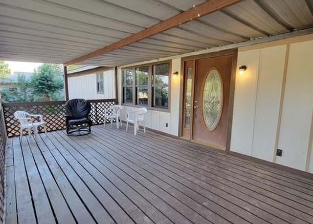 Property at 5528 Lake View Dr, Granbury, TX 76048, 3 beds, 2 baths