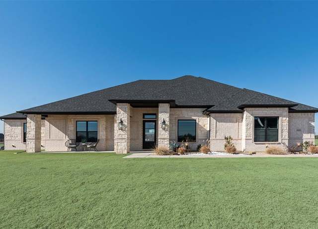 Property at 1444 Carter Dr, Royse City, TX 75189, 4 beds, 3.5 baths