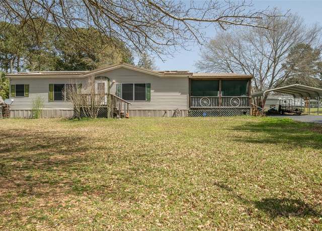 Property at 8427 W Woodlands Trl, Greenwood, LA 71033, 3 beds, 2 baths