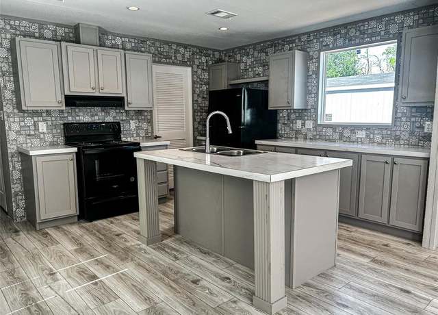Property at 2722 Cypress St, Granbury, TX 76048, 3 beds, 2 baths