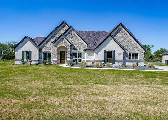 Property at 635 Winkler Way, Springtown, TX 76082, 3 beds, 2 baths