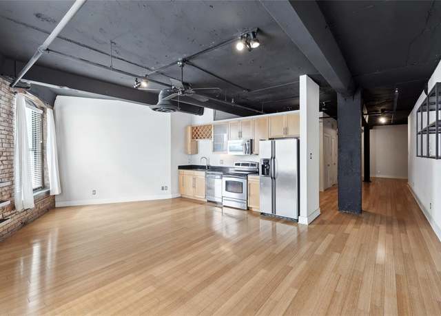 Property at 910 Houston St #303, Fort Worth, TX 76102, 1 bed, 1 bath