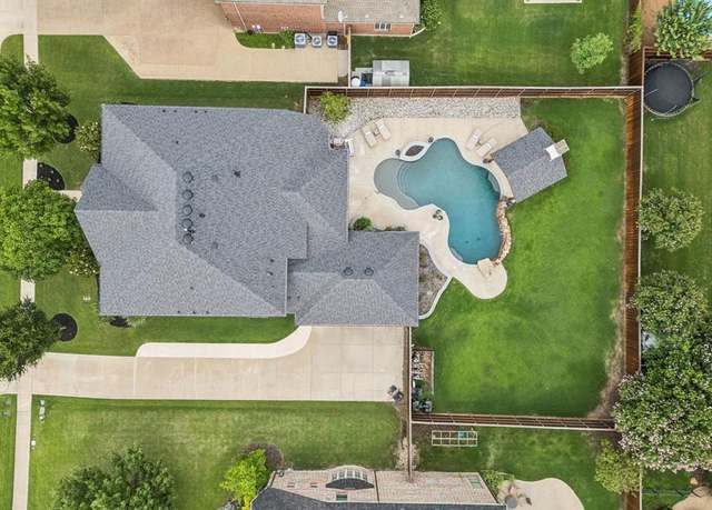 Property at 2406 Lilyfield Dr, Trophy Club, TX 76262, 5 beds, 4 baths