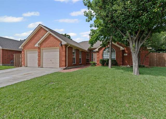 Property at 629 Aspen Way, Flower Mound, TX 75028, 4 beds, 2 baths