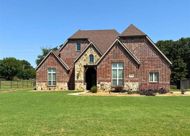Property at 7115 Sussex Ln, Mansfield, TX 76063, 4 beds, 3 baths