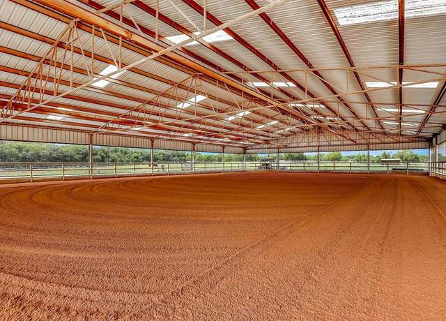 Property at 277 County Road 182, Gainesville, TX 76240, 3 beds, 2 baths