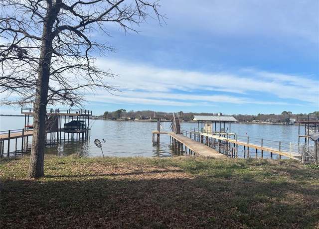 Property at 148 Bay Dr, Mabank, TX 75156, 3 beds, 2 baths