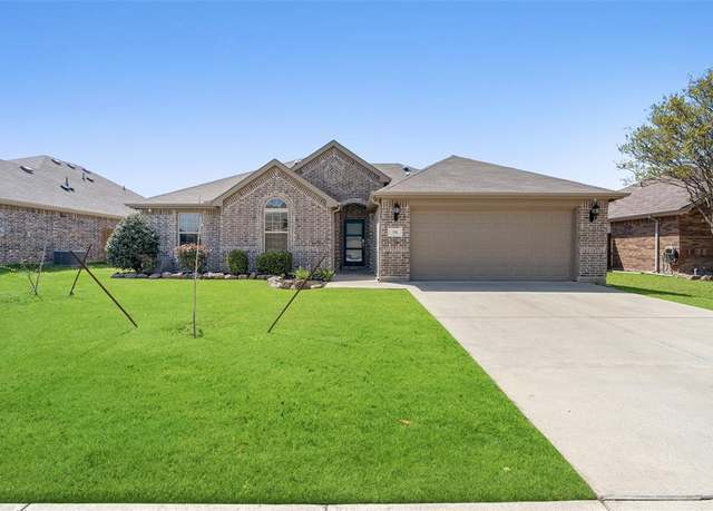 Property at 705 Meadowedge Ln, Denton, TX 76207, 3 beds, 2 baths
