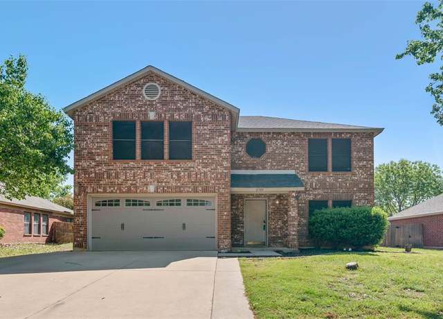 Property at 2700 Stone Creek Ln, Corinth, TX 76210, 3 beds, 2.5 baths