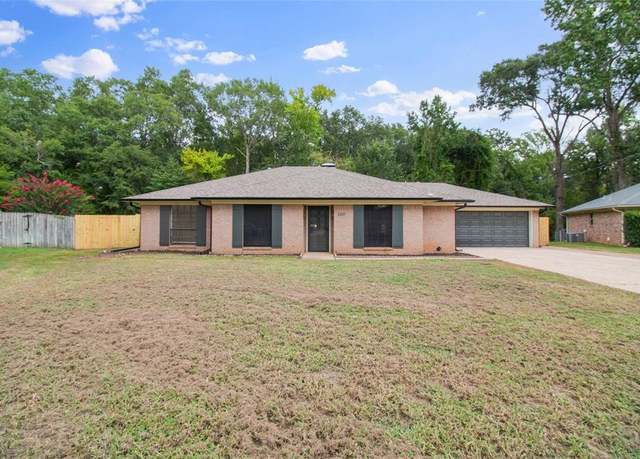 Property at 1107 Larkspur Ln, Tyler, TX 75703, 3 beds, 2 baths