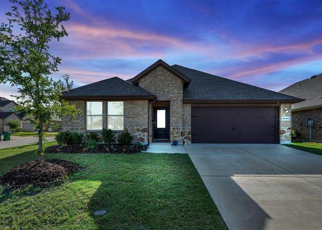 Property at 3204 Peacock Ln, Celina, TX 75009, 4 beds, 3 baths