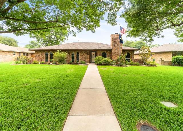 Property at 204 Glenwick Pl, Allen, TX 75013, 4 beds, 2 baths