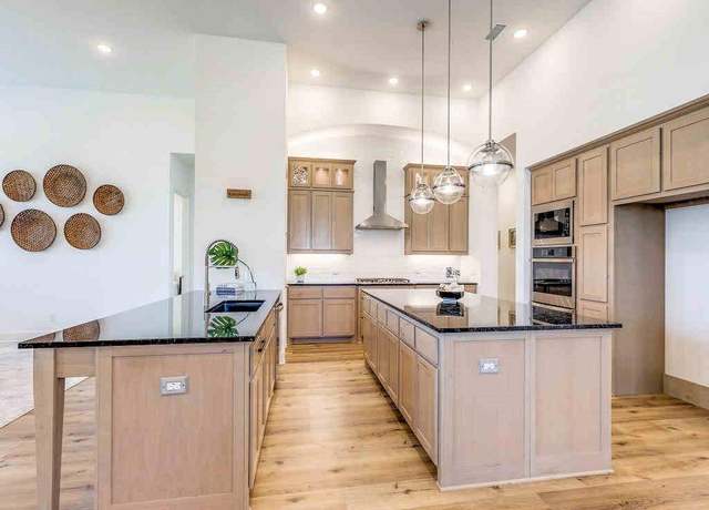 Property at 4124 Sandbrock Pkwy, Aubrey, TX 76227, 4 beds, 3.5 baths