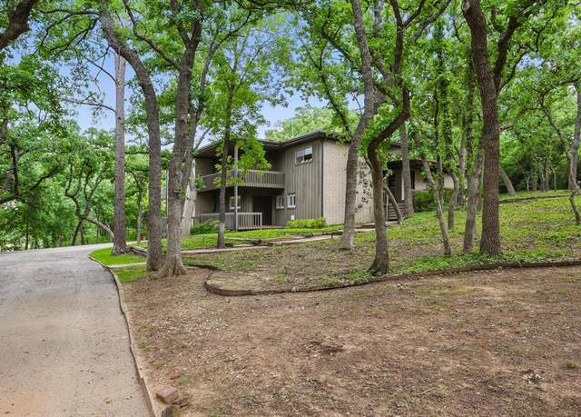 Property at 3301 Santa Monica Dr, Denton, TX 76205, 3 beds, 3.5 baths