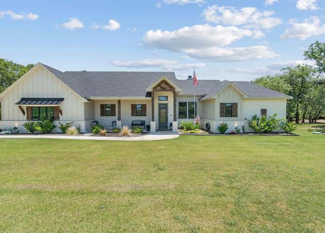 Property at 1056 Oak Bend Ln, Weatherford, TX 76088, 4 beds, 2 baths