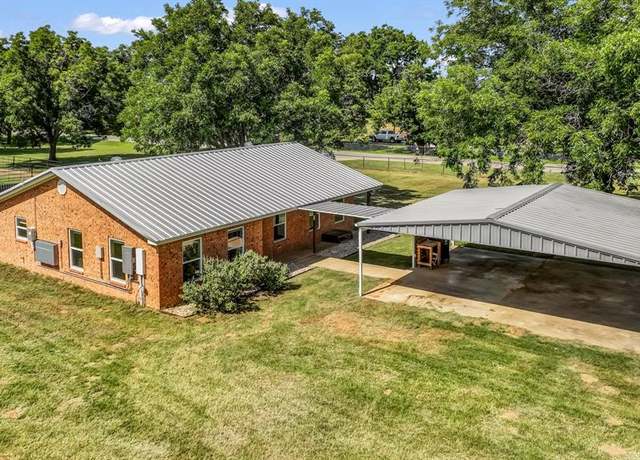 Property at 111 Quail Dr, Springtown, TX 76082, 3 beds, 2 baths