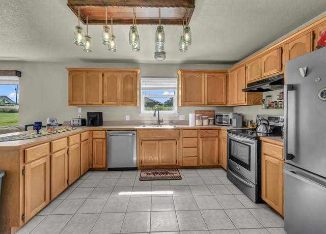 Property at 111 Quail Dr, Springtown, TX 76082, 3 beds, 2 baths