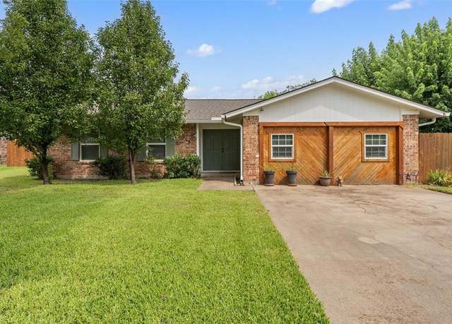 Property at 509 E Hayes Ave, Whitney, TX 76692, 3 beds, 2 baths