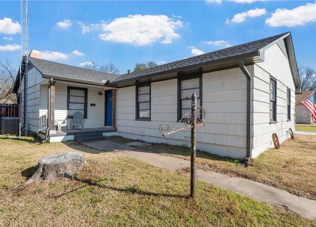 Property at 1515 E Texas Ave, Mart, TX 76664, 3 beds, 1 bath
