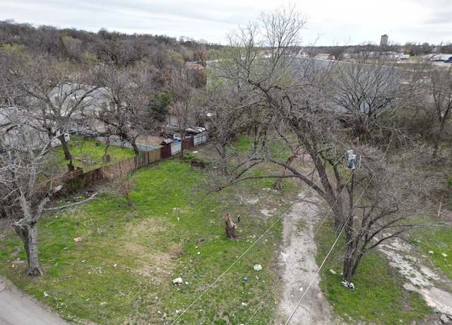 Property at 1218 Bliss St, Dallas, TX 75203