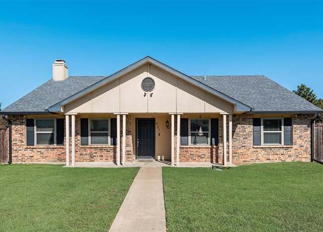 Property at 921 Granite Ln, Desoto, TX 75115, 5 beds, 2 baths