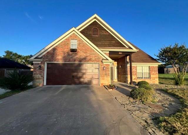 Property at 600 College St, Crandall, TX 75114, 3 beds, 2 baths