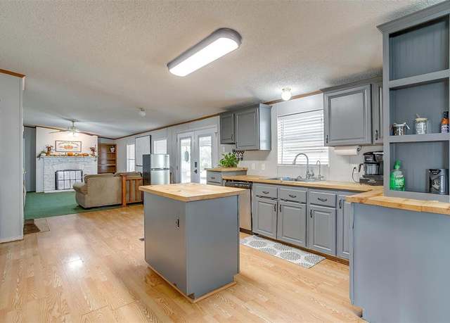 Property at 3840 Franko Switch Rd, Weatherford, TX 76088, 4 beds, 3 baths