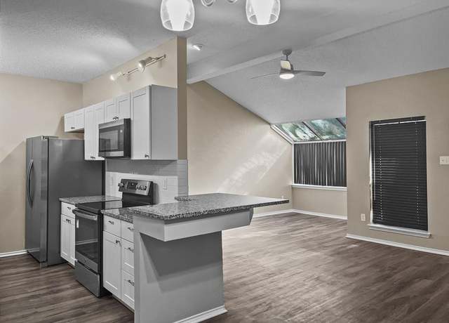 Property at 9600 Royal Ln #112, Dallas, TX 75243, 2 beds, 1 bath
