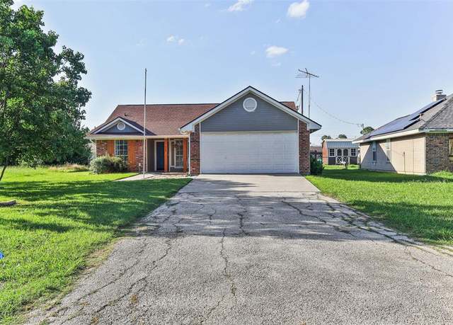 Property at 608 Concho Dr, Oak Point, TX 75068, 4 beds, 2 baths