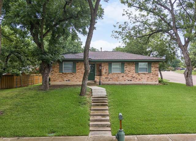 Property at 2000 Greenbriar Ln, Plano, TX 75074, 3 beds, 2 baths