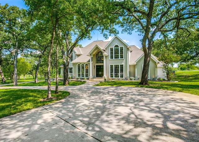 Property at 918 Old Decatur Rd, Decatur, TX 76234, 4 beds, 3.5 baths