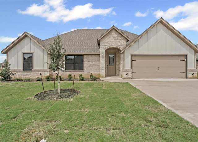 Property at 725 Jameson, Springtown, TX 76082, 4 beds, 2 baths