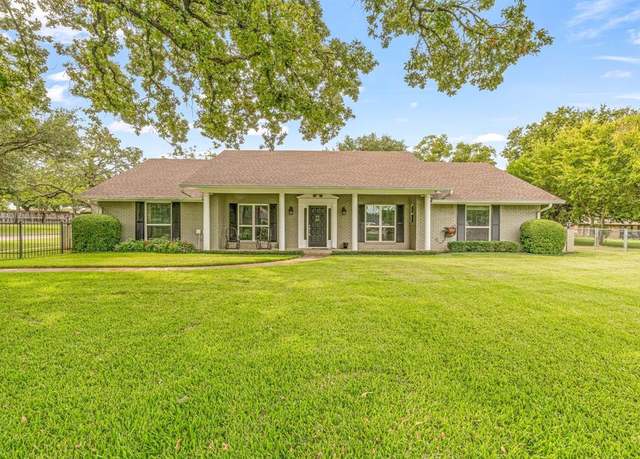 Property at 1722 Wanda Way, Arlington, TX 76001, 3 beds, 2.5 baths