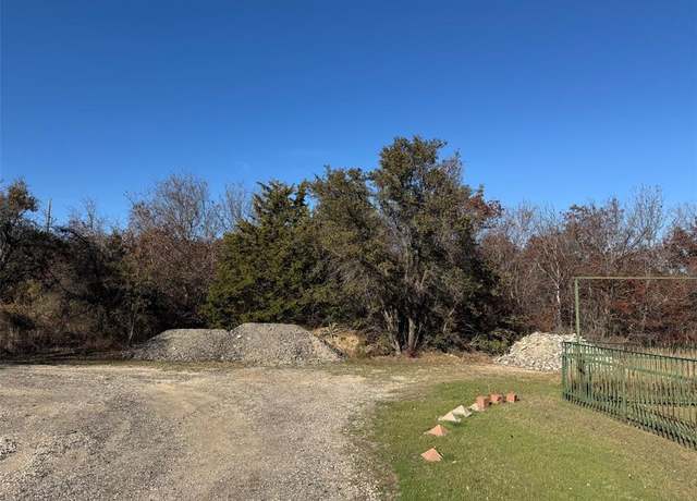 Property at 6636 Spanish Trl, Fort Worth, TX 76135