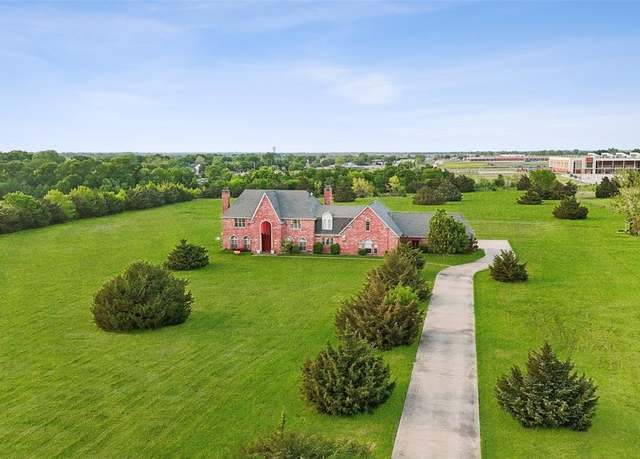 Property at 9077 Lakeridge Dr, Princeton, TX 75407, 4 beds, 5 baths