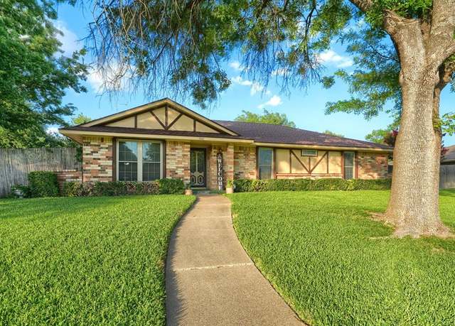 Property at 1048 Sherod Dr, Desoto, TX 75115, 4 beds, 2.5 baths