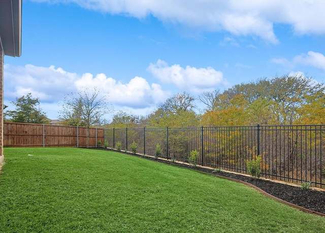 Property at 1029 Shire Dr, Aubrey, TX 76227, 3 beds, 2 baths