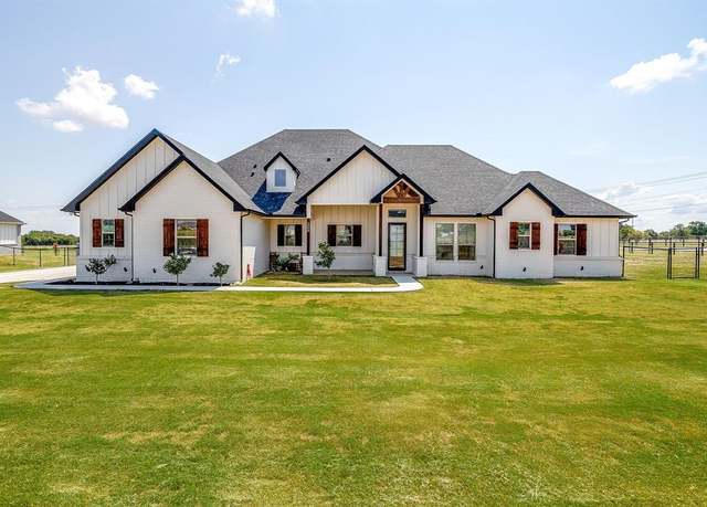 Property at 1000 Magnolia Ct, Springtown, TX 76082, 4 beds, 3 baths