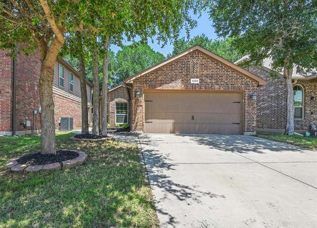 Property at 1209 Briarwood Dr, Azle, TX 76020, 3 beds, 2 baths