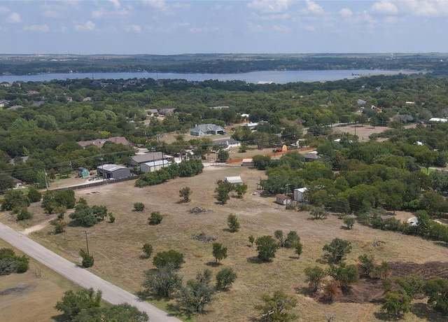 Property at 106 Winfield St, Hudson Oaks, TX 76087