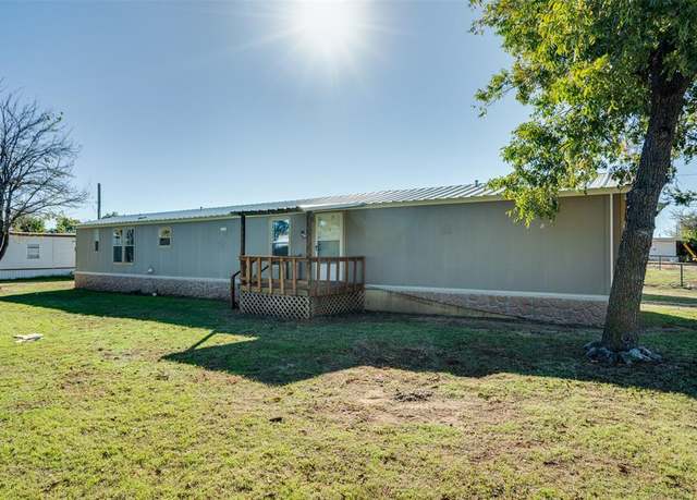 Property at 201 N Third St, Knox City, TX 79529, 3 beds, 2 baths