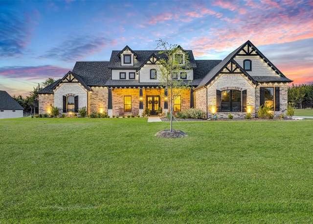 Property at 4005 Nola Dr, Midlothian, TX 76065, 4 beds, 3 baths