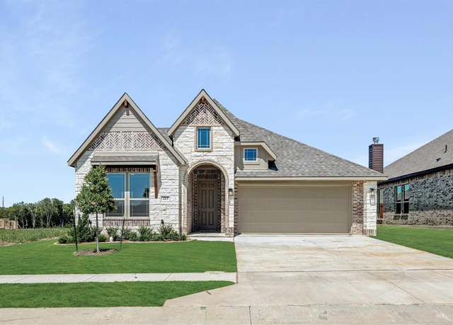 Property at 213 Seminole Trl, Alvarado, TX 76009, 4 beds, 3 baths