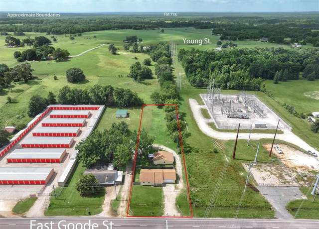 Property at 1118 E Goode St, Quitman, TX 75783, 4 beds, 3 baths