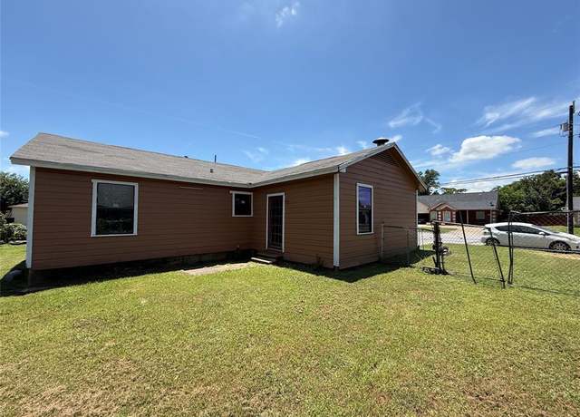 Property at 915 S Rockwall Ave, Terrell, TX 75160, 4 beds, 1 bath