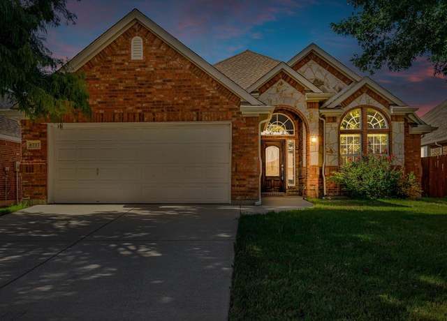 Property at 8737 Regal Royale Dr, Fort Worth, TX 76108, 3 beds, 2 baths