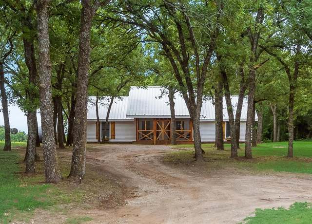Property at 1402 Posey Brewer Rd, Sunset, TX 76270, 3 beds, 2 baths