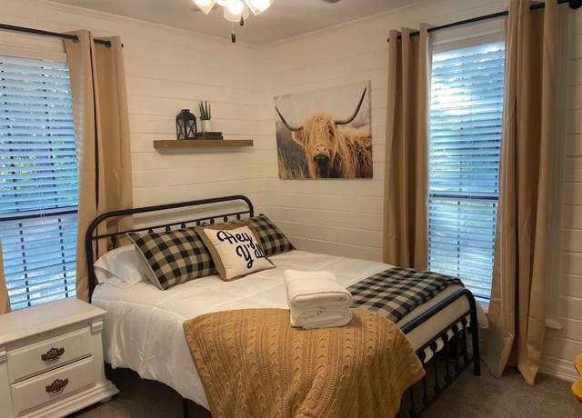Property at 1402 Posey Brewer Rd, Sunset, TX 76270, 3 beds, 2 baths
