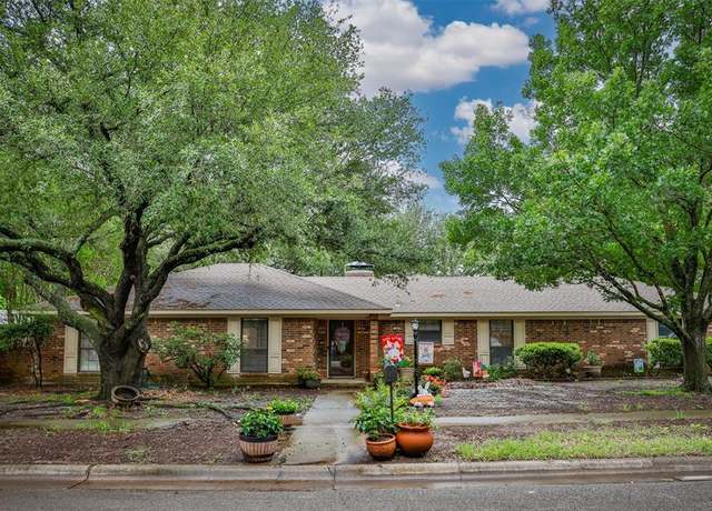 Property at 2002 Everglade Dr, Gainesville, TX 76240, 3 beds, 4 baths