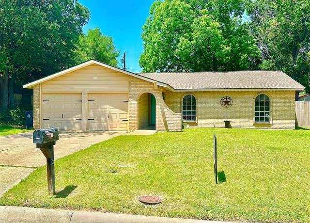 Property at 3317 Hummingbird, Denton, TX 76209, 3 beds, 2 baths